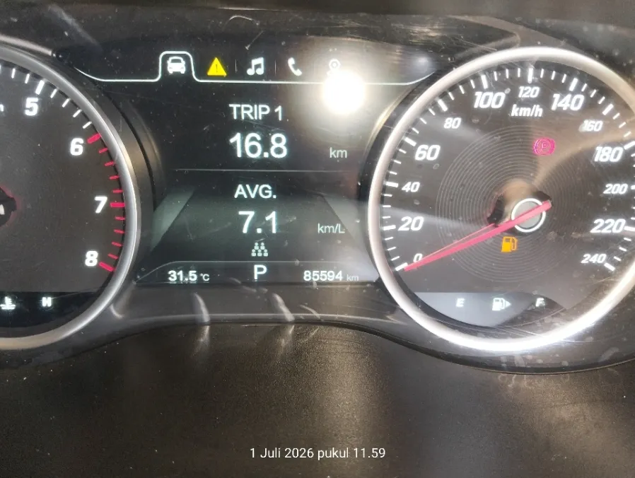 Foto Mobil Bekas Odometer Wuling Cortez 1.5 L T Lux tahun 2021